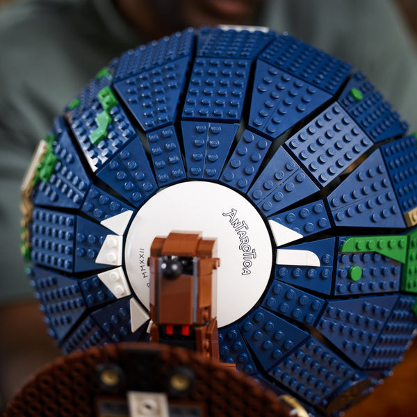 LEGO® Ideas The Globe