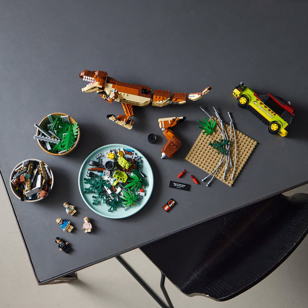 LEGO® Jurassic Park T. rex Breakout