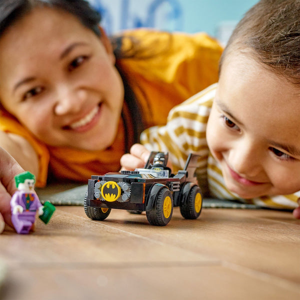 LEGO® DC Batmobile™ Pursuit: Batman™ vs. The Joker™