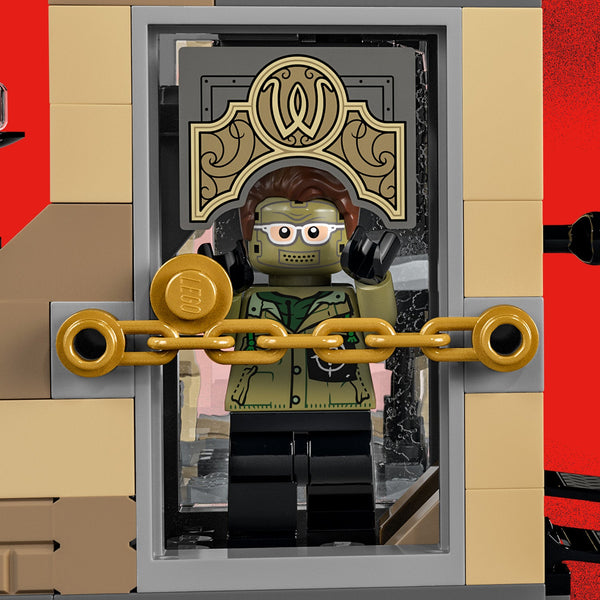 LEGO® DC Batman™ Batcave™: The Riddler™ Face-off