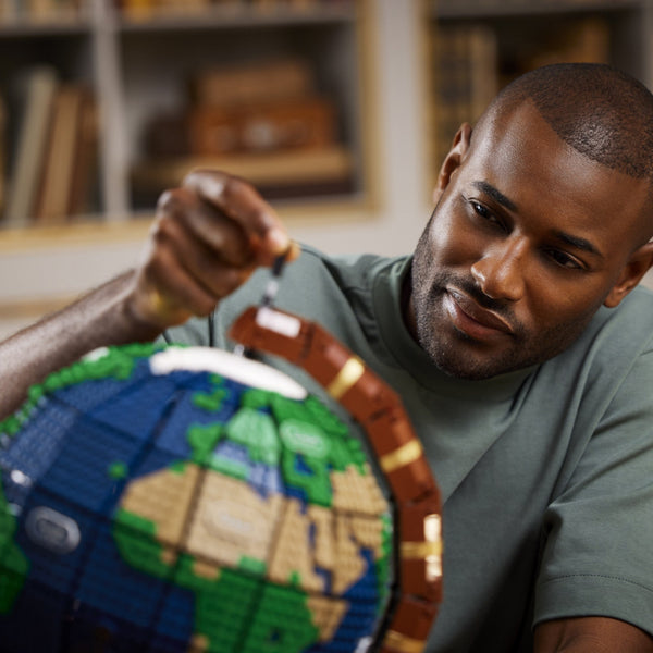 LEGO® Ideas The Globe