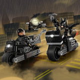 LEGO® DC Batman™ & Selina Kyle™ Motorcycle Pursuit