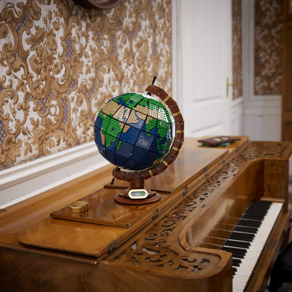 LEGO® Ideas The Globe