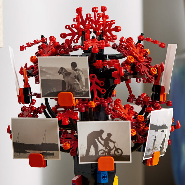 LEGO® Ideas Family Tree