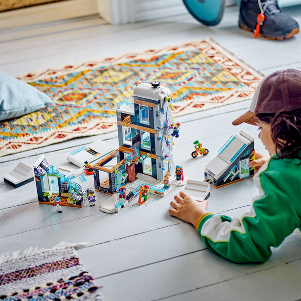 LEGO® City Ski and Climbing Center