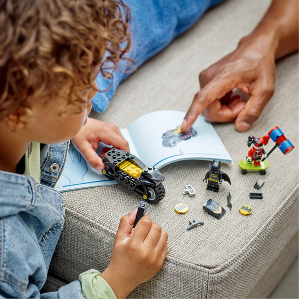 LEGO® DC Batman™ versus Harley Quinn™