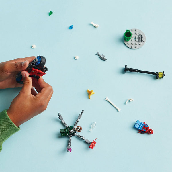 LEGO® Marvel Motorcycle Chase: Spider-Man vs. Doc Ock