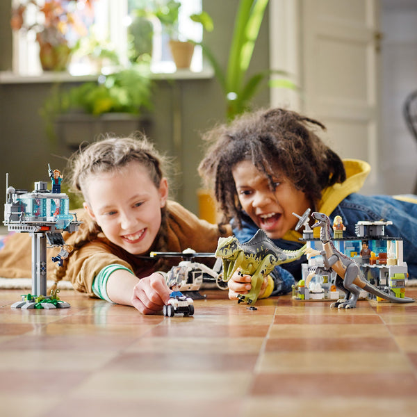 LEGO® Jurassic World Giganotosaurus and Therizinosaurus Attack