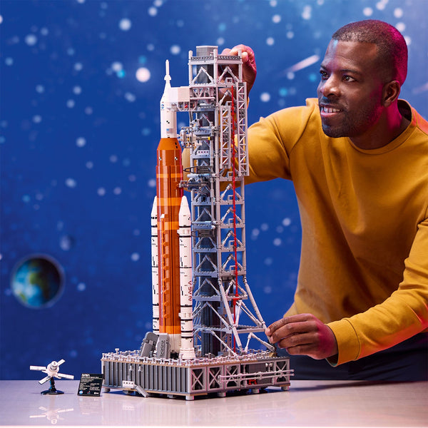 LEGO® ICONS™ NASA Artemis Space Launch System