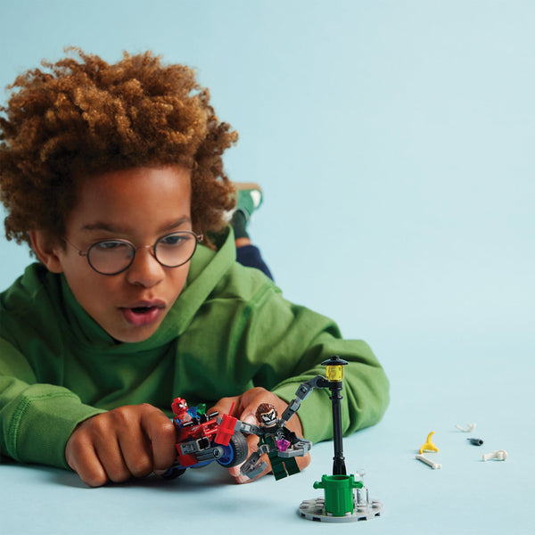 LEGO® Marvel Motorcycle Chase: Spider-Man vs. Doc Ock