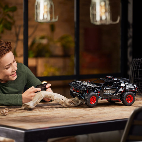 LEGO® TECHNIC™ Audi RS Q e-tron