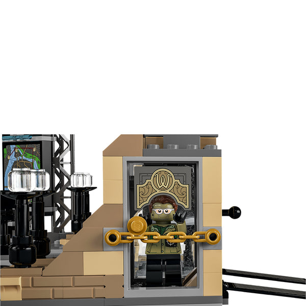 LEGO® DC Batman™ Batcave™: The Riddler™ Face-off