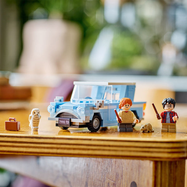 LEGO® Harry Potter™ Flying Ford Anglia™