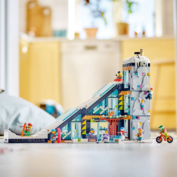 LEGO® City Ski and Climbing Center