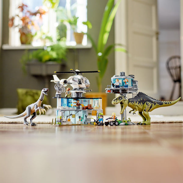 LEGO® Jurassic World Giganotosaurus and Therizinosaurus Attack