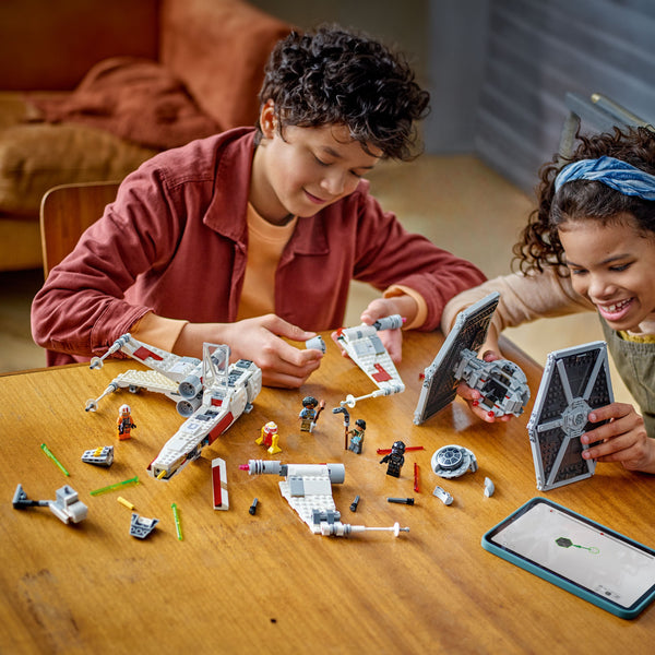 LEGO® Star Wars™ TIE Fighter & X-Wing Mash-up